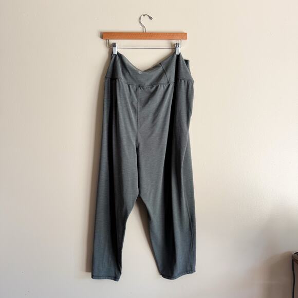 Athleta Green Elation Pocket Pants - 3X - Picture 6 of 7